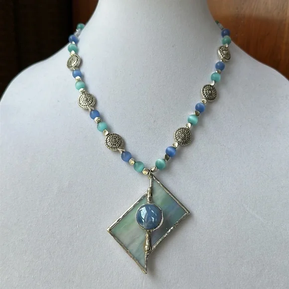 Unique Beaded & Glass Necklace - Picture 7 of 9